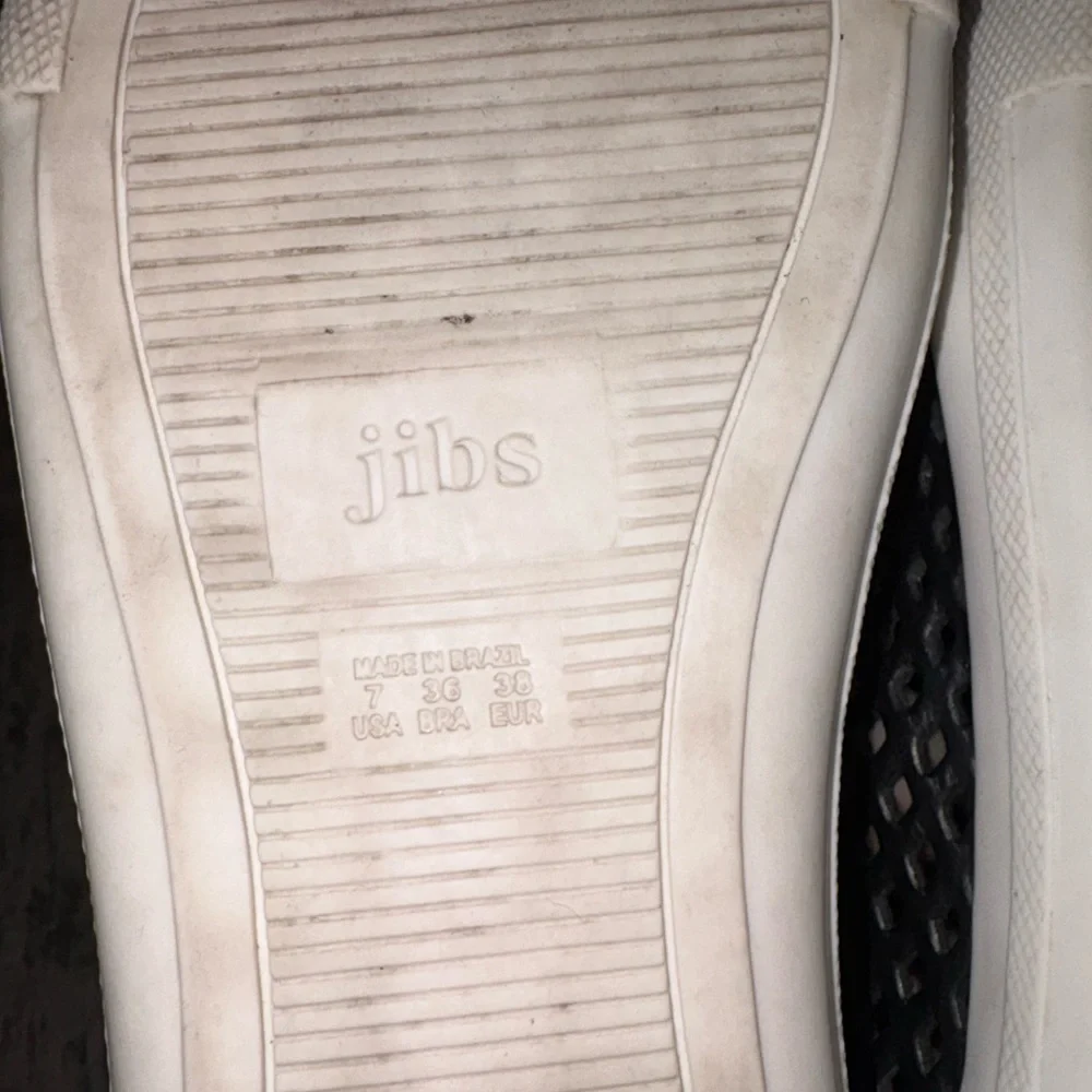 Jibs Slim Slip-On Fashion Sneaker‎ Flat In Jet Black + Onyx Women’s Size 7